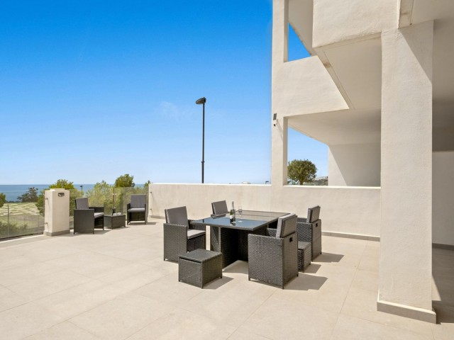 Apartamento con 2 Dormitorios  en Benalmadena Costa