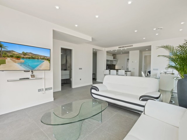 Apartamento con 2 Dormitorios  en Benalmadena Costa