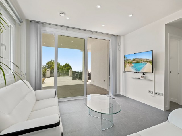 Apartamento con 2 Dormitorios  en Benalmadena Costa