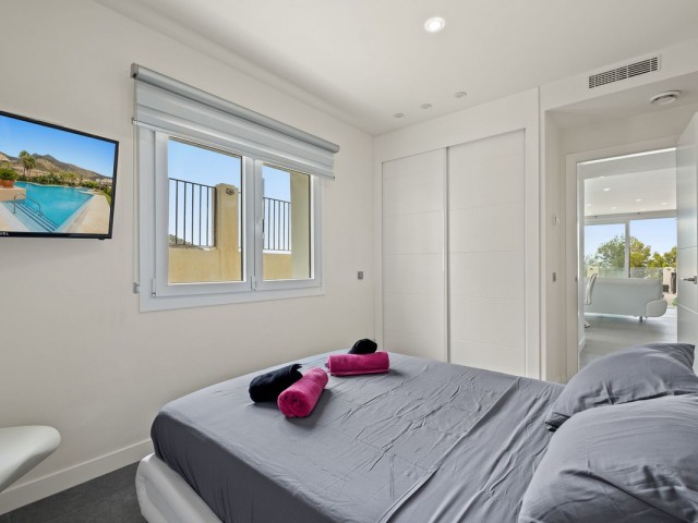 Apartamento con 2 Dormitorios  en Benalmadena Costa