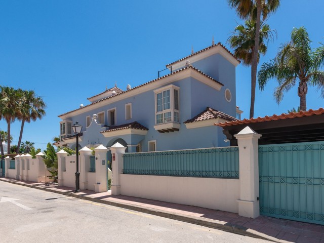 6 Makuuhuoneen Huvila Puerto Banús