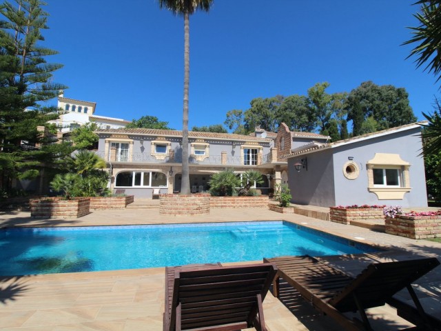 5 Bedrooms Villa in San Pedro de Alcántara
