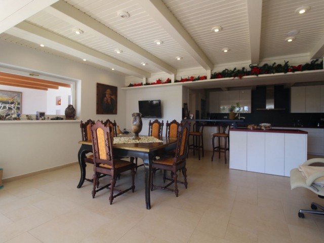 5 Bedrooms Villa in San Pedro de Alcántara