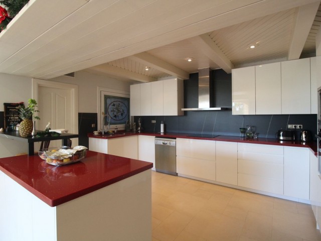 5 Bedrooms Villa in San Pedro de Alcántara