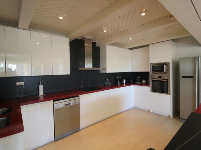 5 Bedrooms Villa in San Pedro de Alcántara