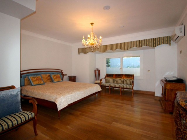 5 Bedrooms Villa in San Pedro de Alcántara