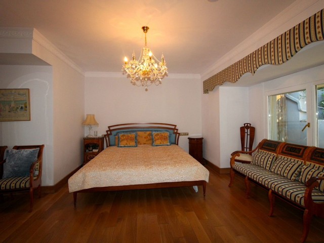5 Bedrooms Villa in San Pedro de Alcántara