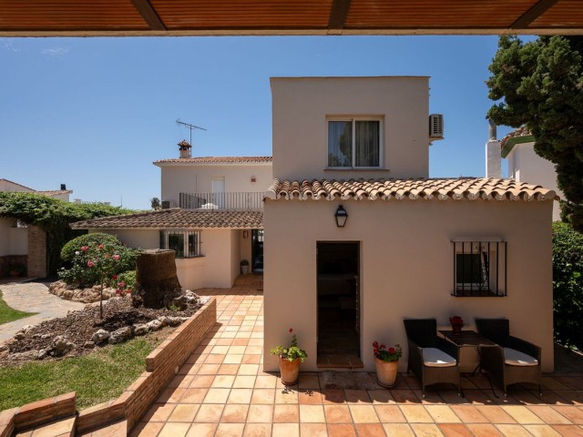 6 Bedrooms Villa in Río Real