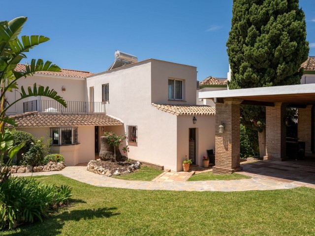 6 Makuuhuoneen Huvila Río Real