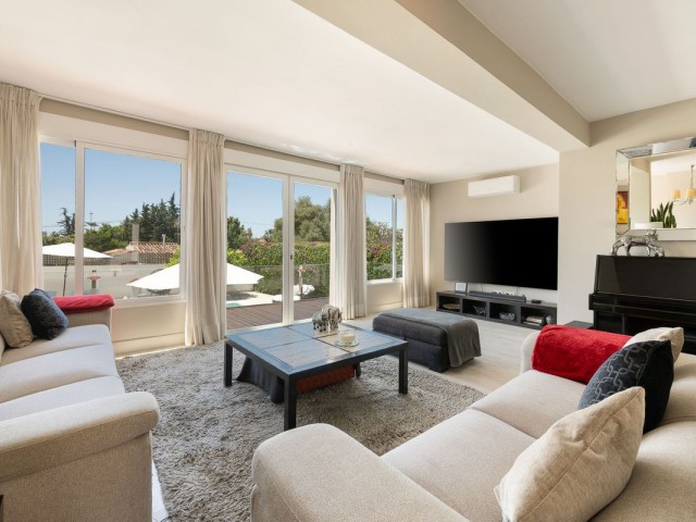 6 Makuuhuoneen Huvila Río Real