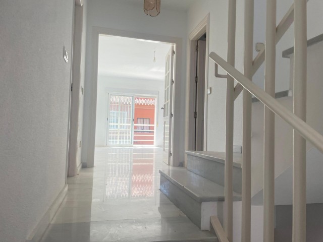 Maison mitoyenne avec 3 Chambres  à Arroyo de la Miel
