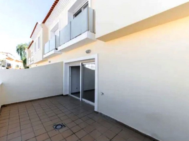 4 Bedrooms Townhouse in Los Boliches