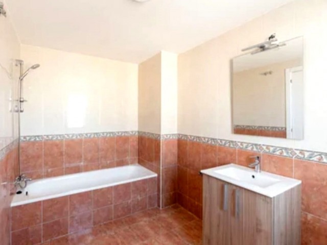 4 Bedrooms Townhouse in Los Boliches