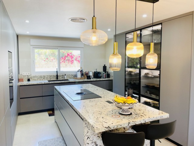 5 Bedrooms Villa in Nagüeles