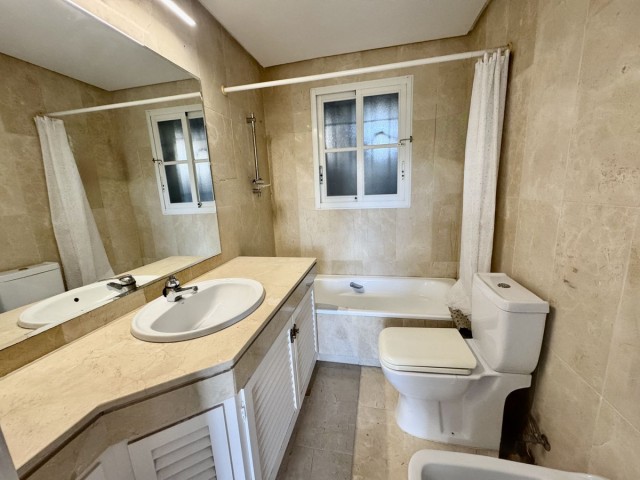 3 Slaapkamer Rijtjeshuis in Estepona