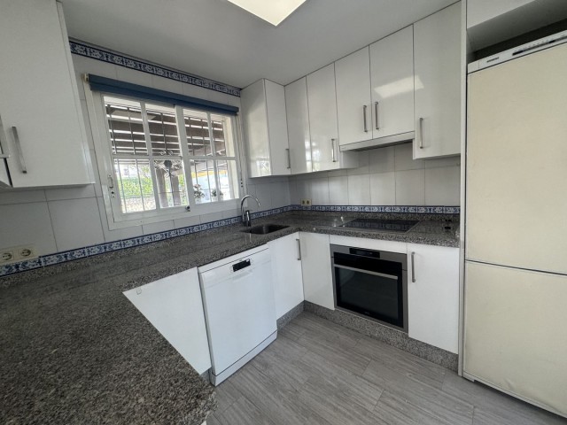 3 Slaapkamer Rijtjeshuis in Estepona
