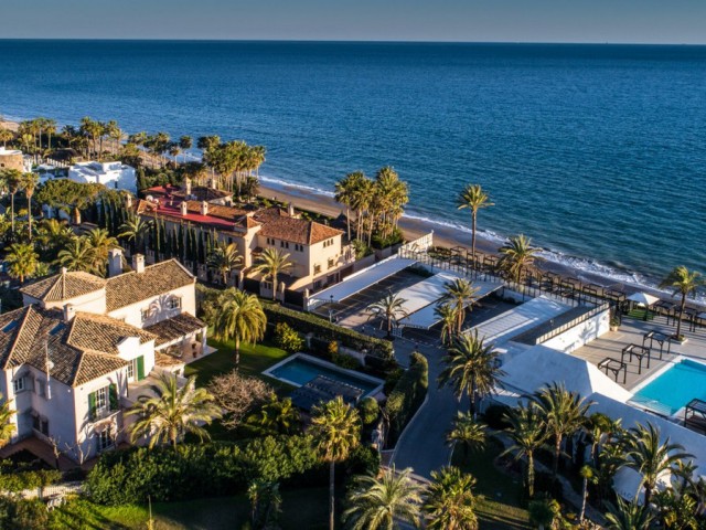 7 Bedrooms Villa in Los Monteros
