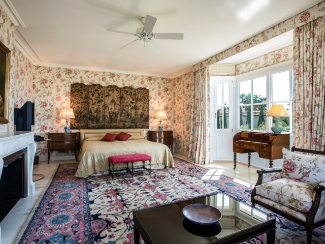 7 Bedrooms Villa in Los Monteros