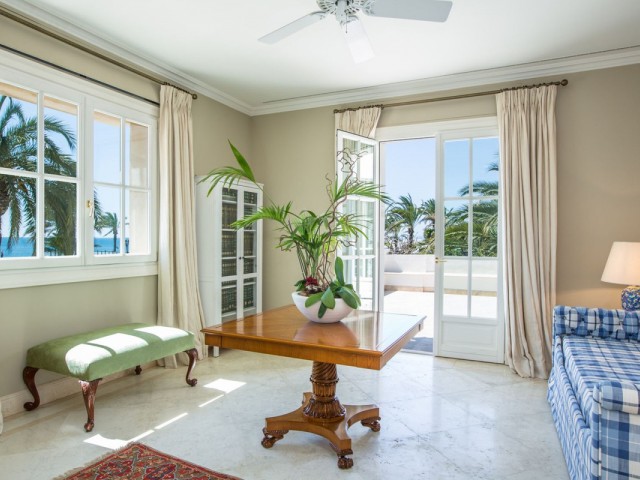 7 Bedrooms Villa in Los Monteros