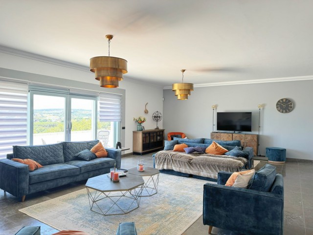 5 Bedrooms Villa in Sotogrande