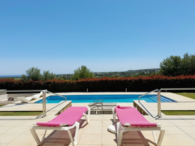 5 Bedrooms Villa in Sotogrande
