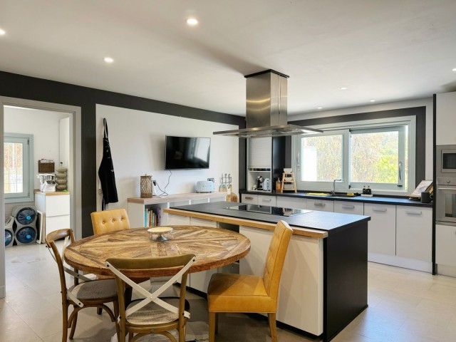 5 Bedrooms Villa in Sotogrande