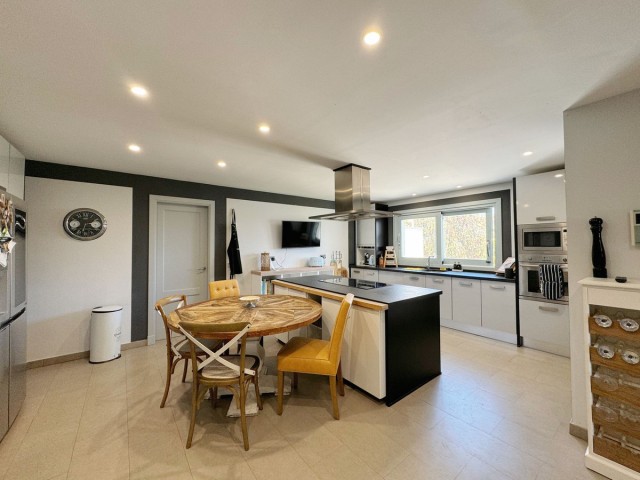 5 Bedrooms Villa in Sotogrande