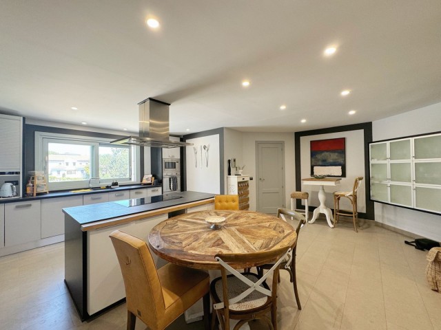 5 Bedrooms Villa in Sotogrande