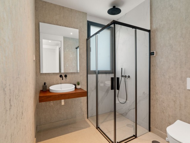 Apartamento con 3 Dormitorios  en Artola