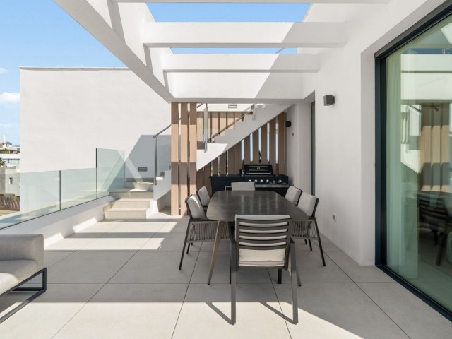Apartamento con 3 Dormitorios  en Artola