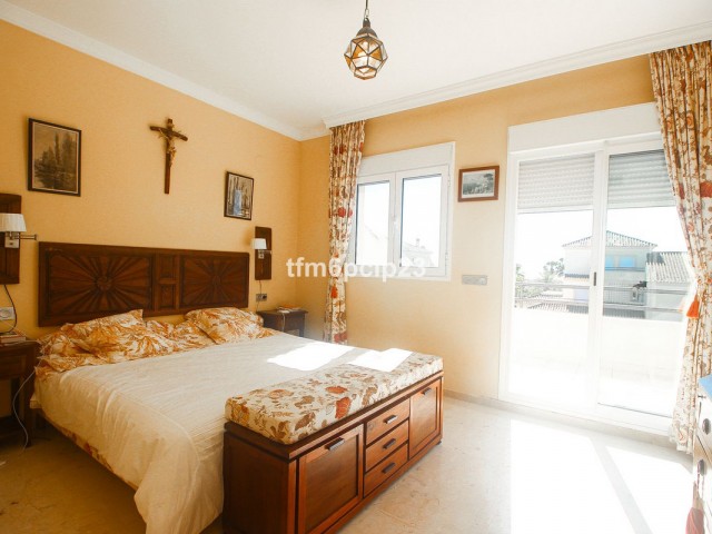 Appartement avec 4 Chambres  à San Roque Club