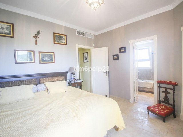 Appartement avec 4 Chambres  à San Roque Club
