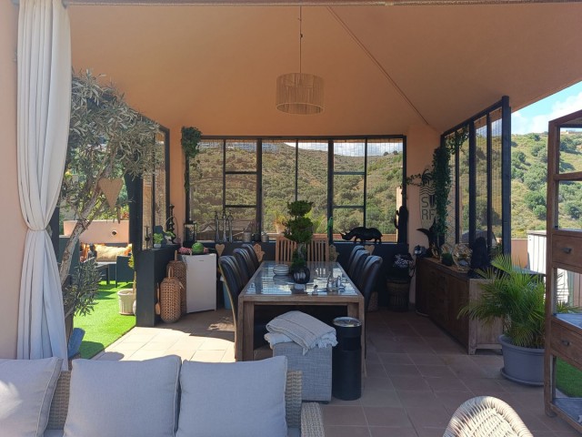 Penthouse avec 3 Chambres  à Calahonda