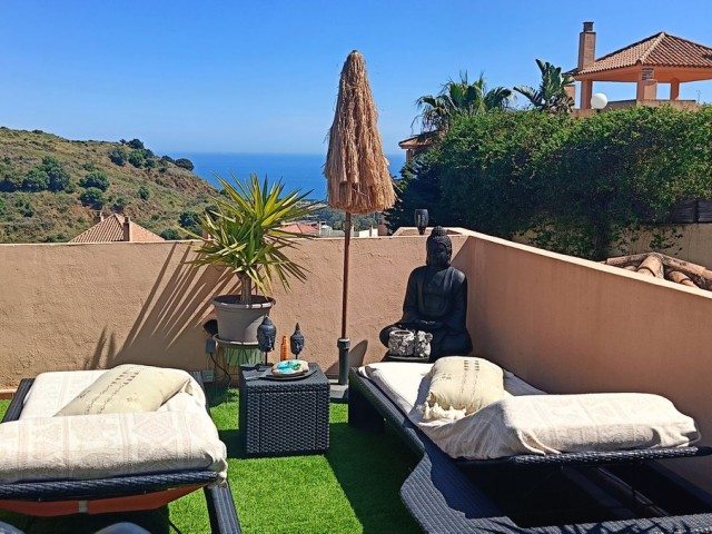 Penthouse avec 3 Chambres  à Calahonda