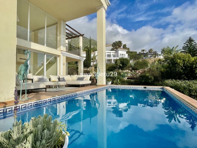 3 Soveroms Villa i Istán