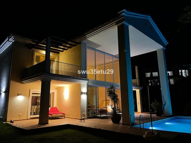 3 Soveroms Villa i Istán