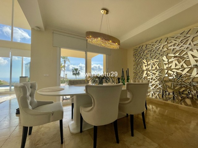 3 Soveroms Villa i Istán