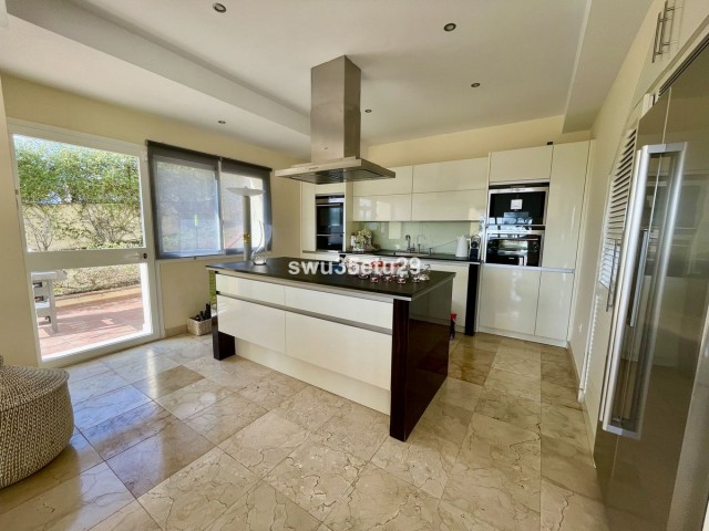 3 Soveroms Villa i Istán