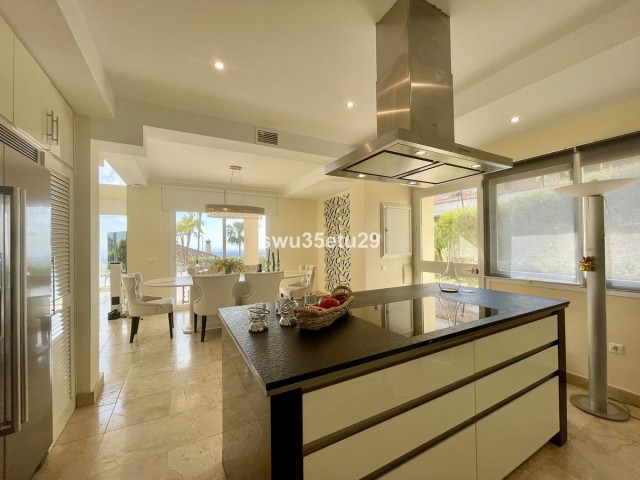 3 Soveroms Villa i Istán