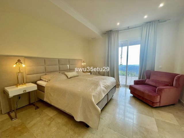 3 Soveroms Villa i Istán