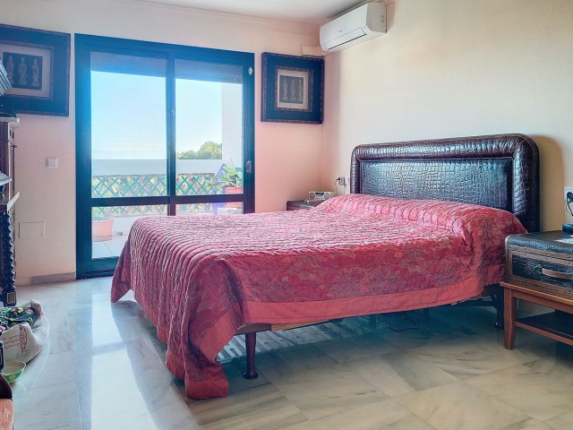 Ático con 3 Dormitorios  en Benalmadena Costa