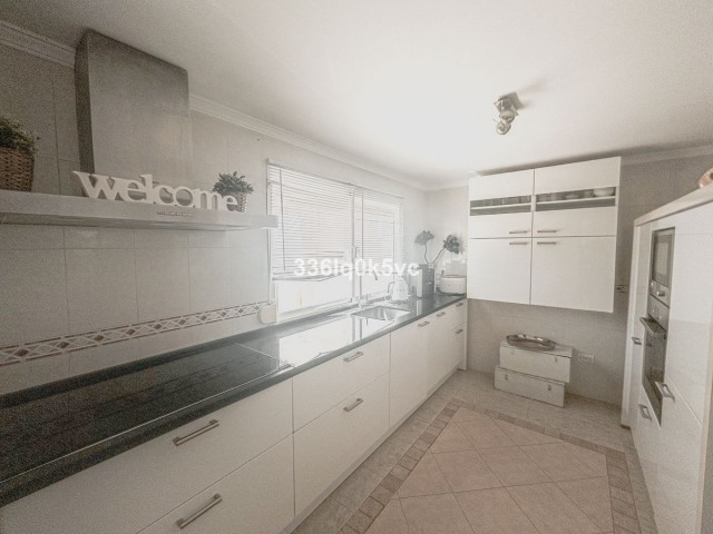 5 Slaapkamer Rijtjeshuis in Estepona
