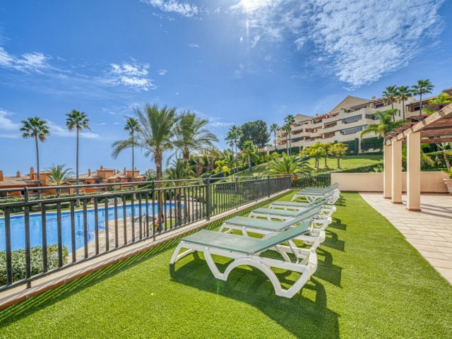 2 Bedrooms Apartment in Benahavís