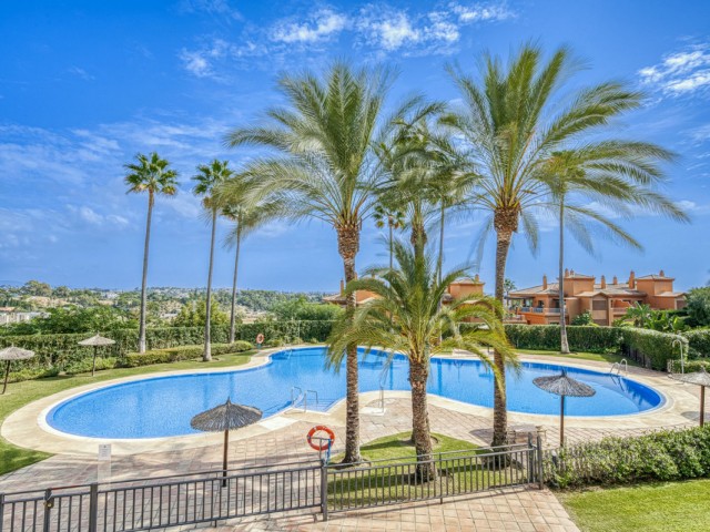 2 Bedrooms Apartment in Benahavís