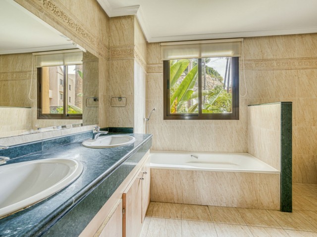 2 Schlafzimmer Apartment in Benahavís
