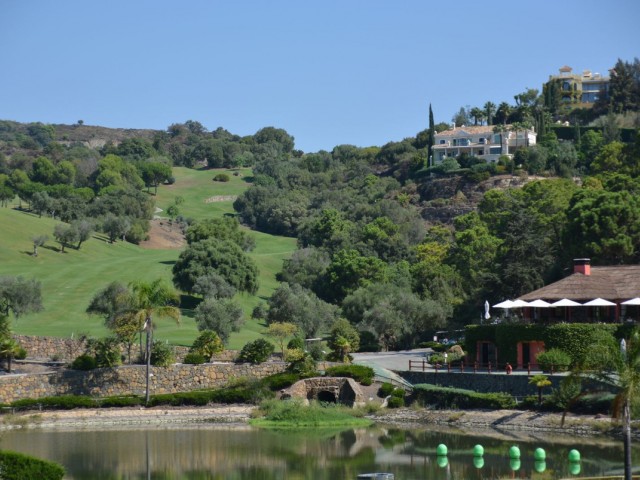 4 Bedrooms Villa in Benahavís