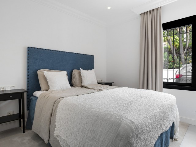 5 Bedrooms Villa in Benahavís