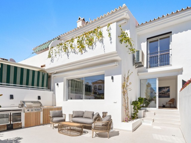 4 Bedrooms Townhouse in San Pedro de Alcántara