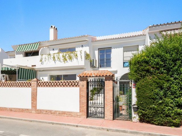 4 Makuuhuoneen Rivitalo San Pedro de Alcántara