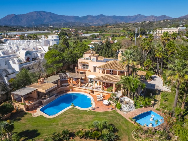 8 Soveroms Villa i New Golden Mile